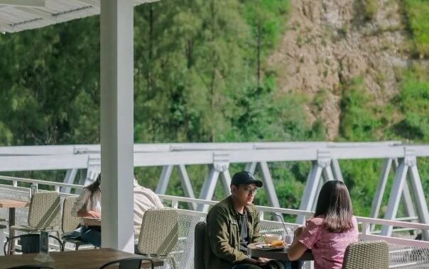 The Bridge Tawangmangu - Review, Daya Tarik Lokasi dan Harga Menu