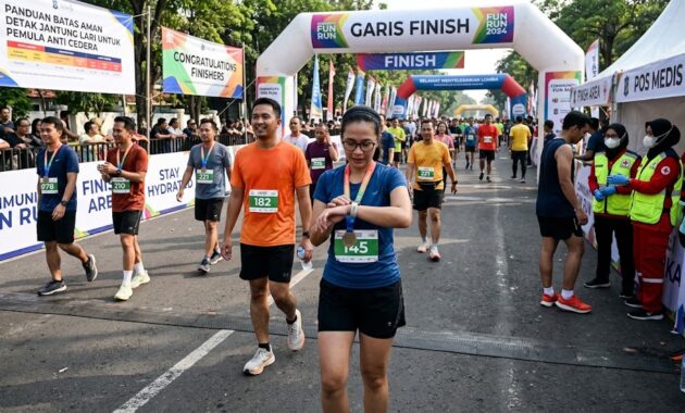 Tren fun run dan batas aman detak jantung lari saat peserta menyelesaikan event